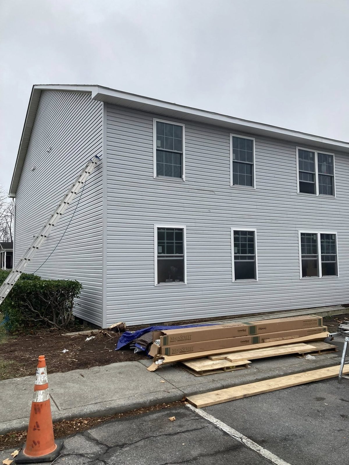 Completed roofing and exterior work on two story home by Home Fix Pro roofing contractor in Purcellville VA